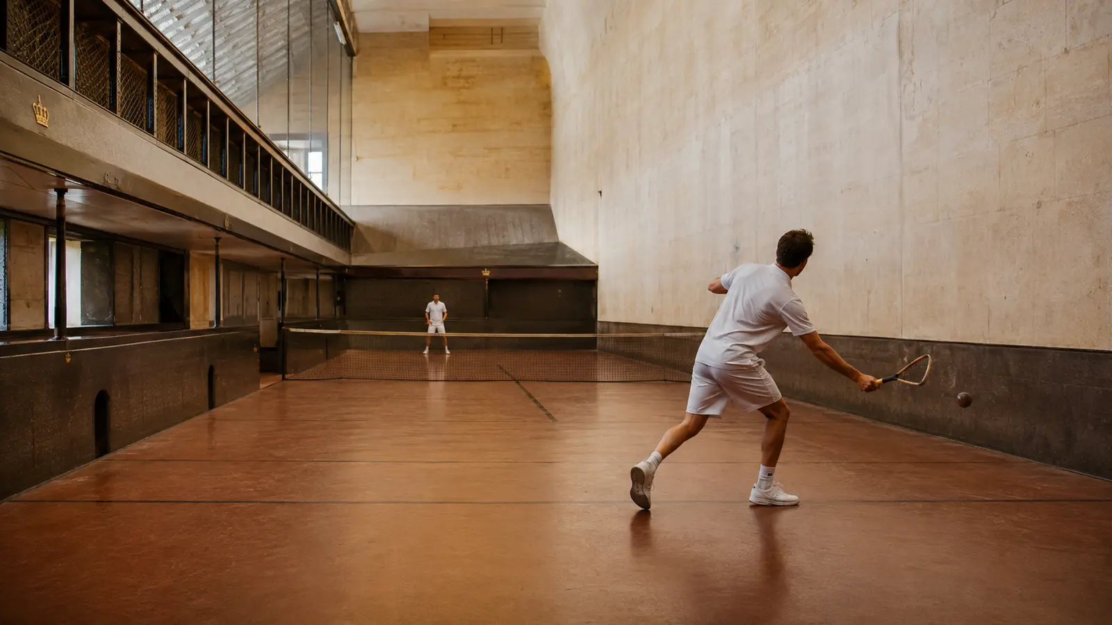 Courte paume : découvrir l’ancêtre du tennis joué entre quatre murs